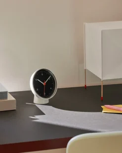 HAY Table Clock wand-/tafelklok, White< Tafelklokken