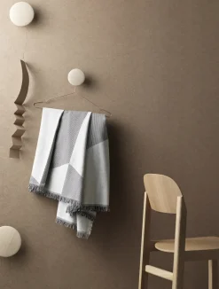 Muuto The Dots wandhaken 5-pack, eikenhout< Haken & Hangers|Opbergoplossingen Voor De Kinderkamer