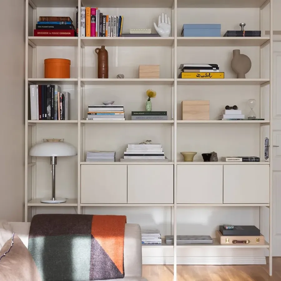 TÔNN furniture TÔNN kast 31,6x75,8 cm, Off-white< Kasten & Vitrines
