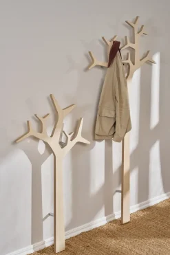 Swedese Tree wall wandgemonteerde kapstok 194 cm, Witgepigmenteerd grenenhout< Kapstokken & Hangrekken