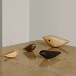 Warm Nordic Twirling Bird decoratie M, Walnoot< Houten Beelden