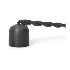 Ferm Living Twist kaarsendover, Black brass< Kaarsenaccessoires
