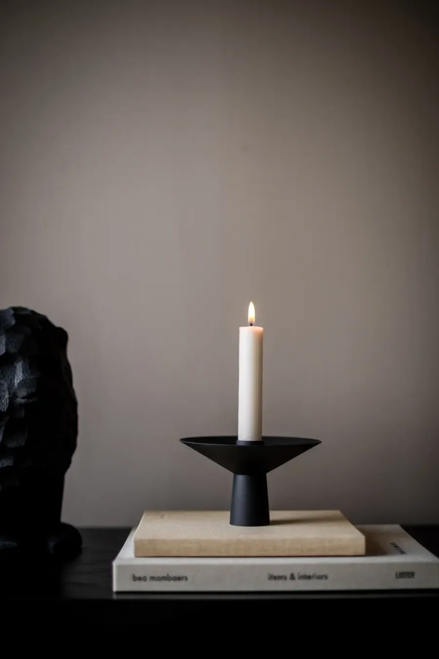 Cooee Design Uma kandelaar, Black< Kandelaars