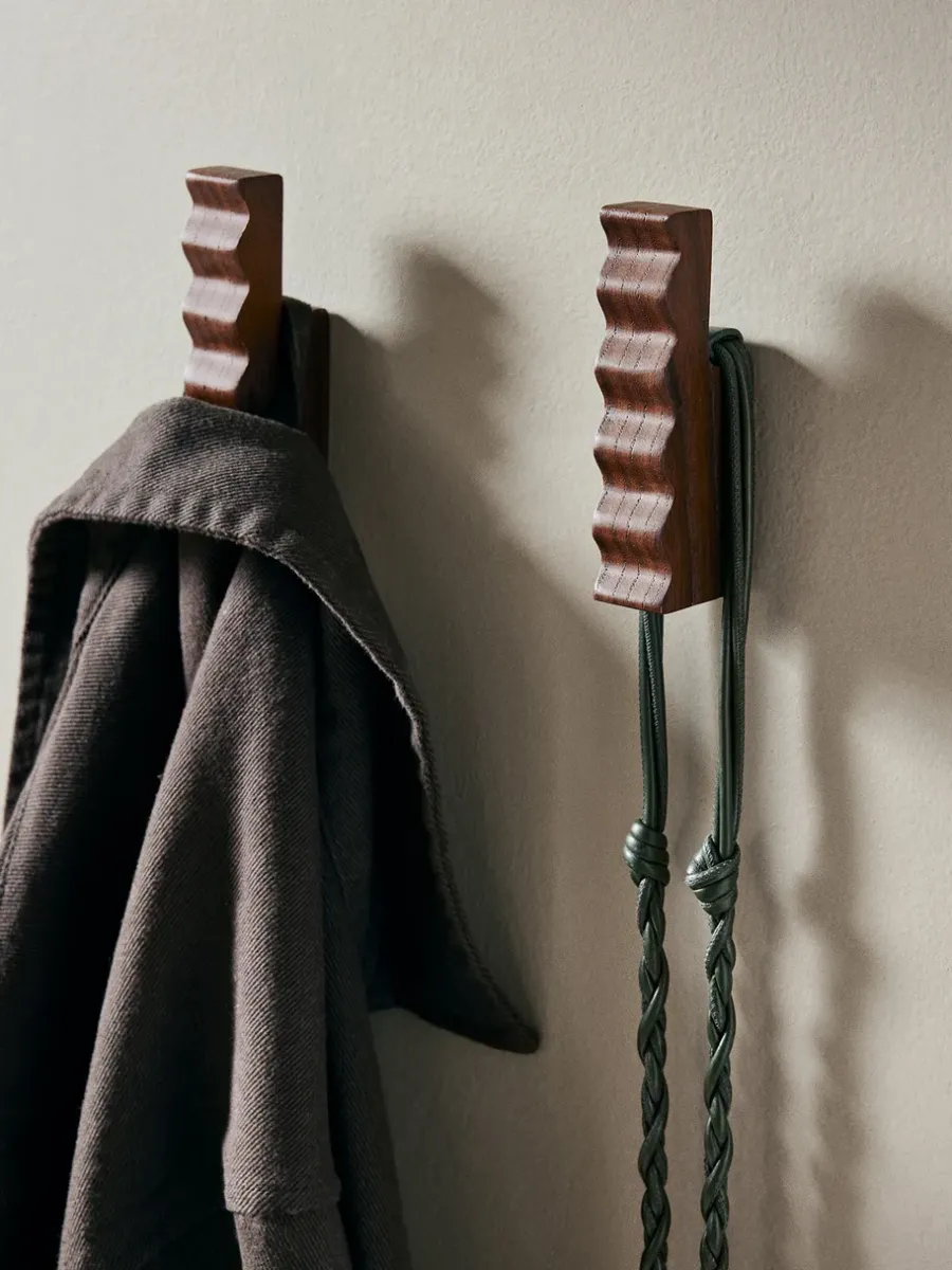 Ferm Living Unda haak 2-pack, Donkerbruin< Haken & Hangers