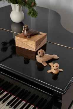 Spring Copenhagen Wally decoratie walrus, Eikenhout< Houten Beelden