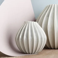 Broste Copenhagen Wide vaas ivory, 15 cm.< Vazen