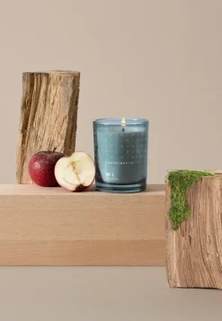 Skandinavisk Øy geurkaars met deksel, 200 g< Geurkaarsen & Aroma Diffusers