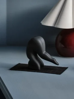 Design House Stockholm Yoga decoratie no. 1, Black< Sculpturen & Porseleinen Beelden